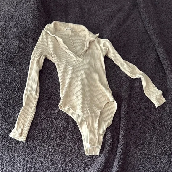Reformation Ribbed Cream Bodysuit - Picture 3 of 8